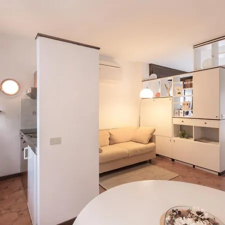 Maison Leti Comfort דירה בלאג'יו